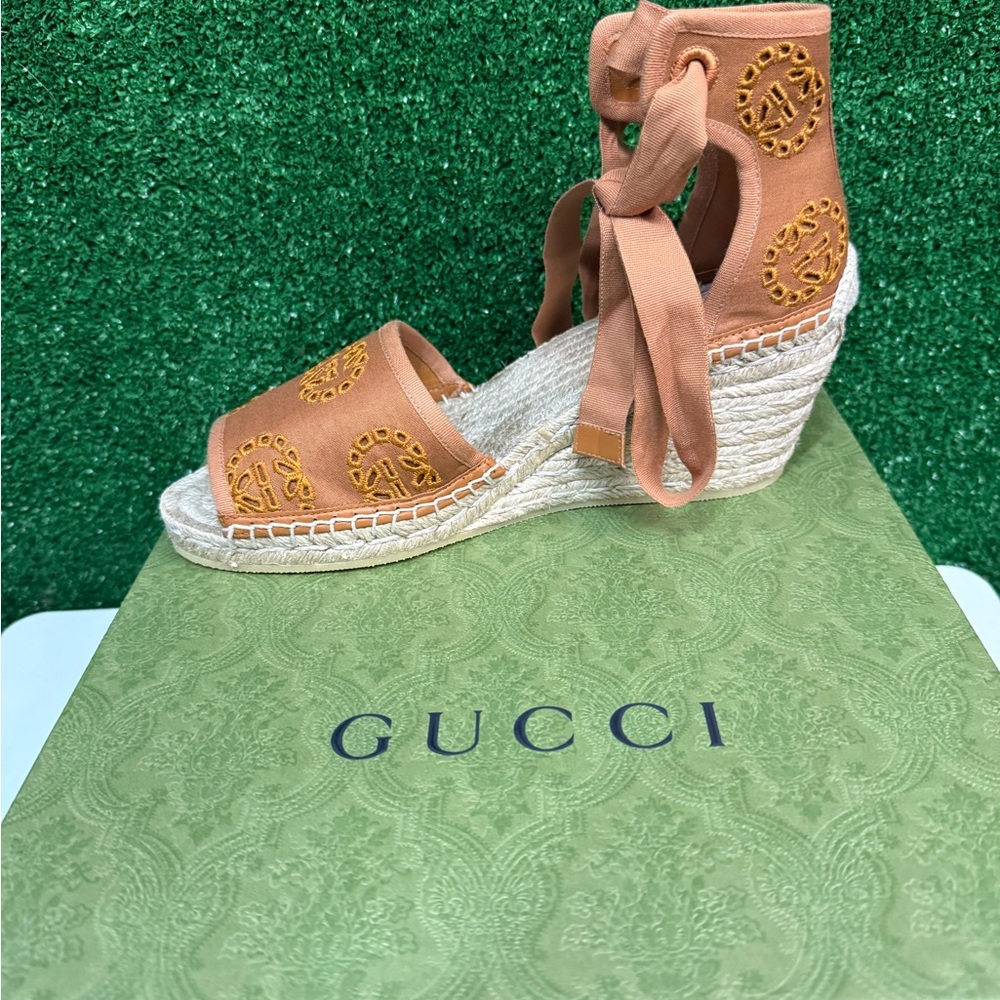 Gucci Caramel Brown Wedge Sandals Size 40 New With Box And Dust Bags